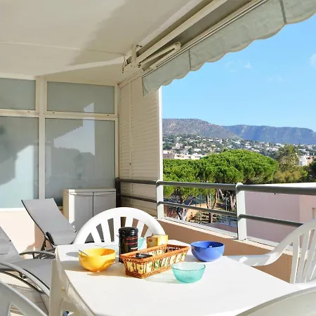 Apartment T2 Climatise Avec Piscine, Terrasse Et Parking A 600m De La - - Fr-1-251-399 Le Lavandou