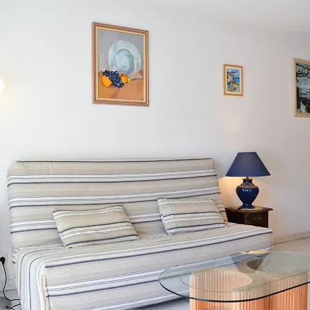 T2 Climatise Avec Piscine, Terrasse Et Parking A 600m De La - - Fr-1-251-399 Apartment