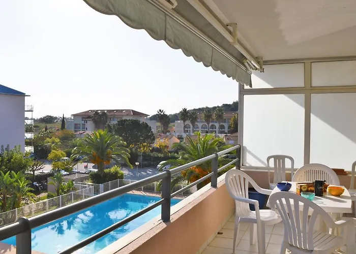 T2 Climatise Avec Piscine, Terrasse Et Parking A 600m De La - - Fr-1-251-399 Lägenhet Le Lavandou