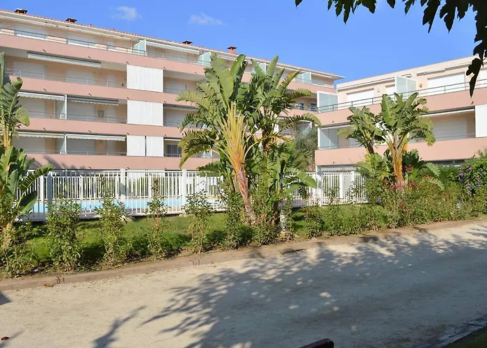 Lägenhet T2 Climatise Avec Piscine, Terrasse Et Parking A 600m De La - - Fr-1-251-399