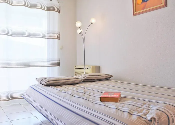 T2 Climatise Avec Piscine, Terrasse Et Parking A 600m De La - - Fr-1-251-399 Lägenhet Le Lavandou