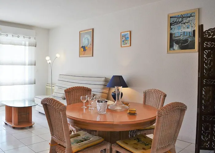 T2 Climatise Avec Piscine, Terrasse Et Parking A 600m De La - - Fr-1-251-399 *